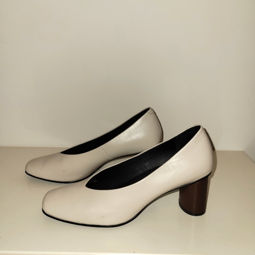 Jeffrey Campbell cream leather pumps. Size 7